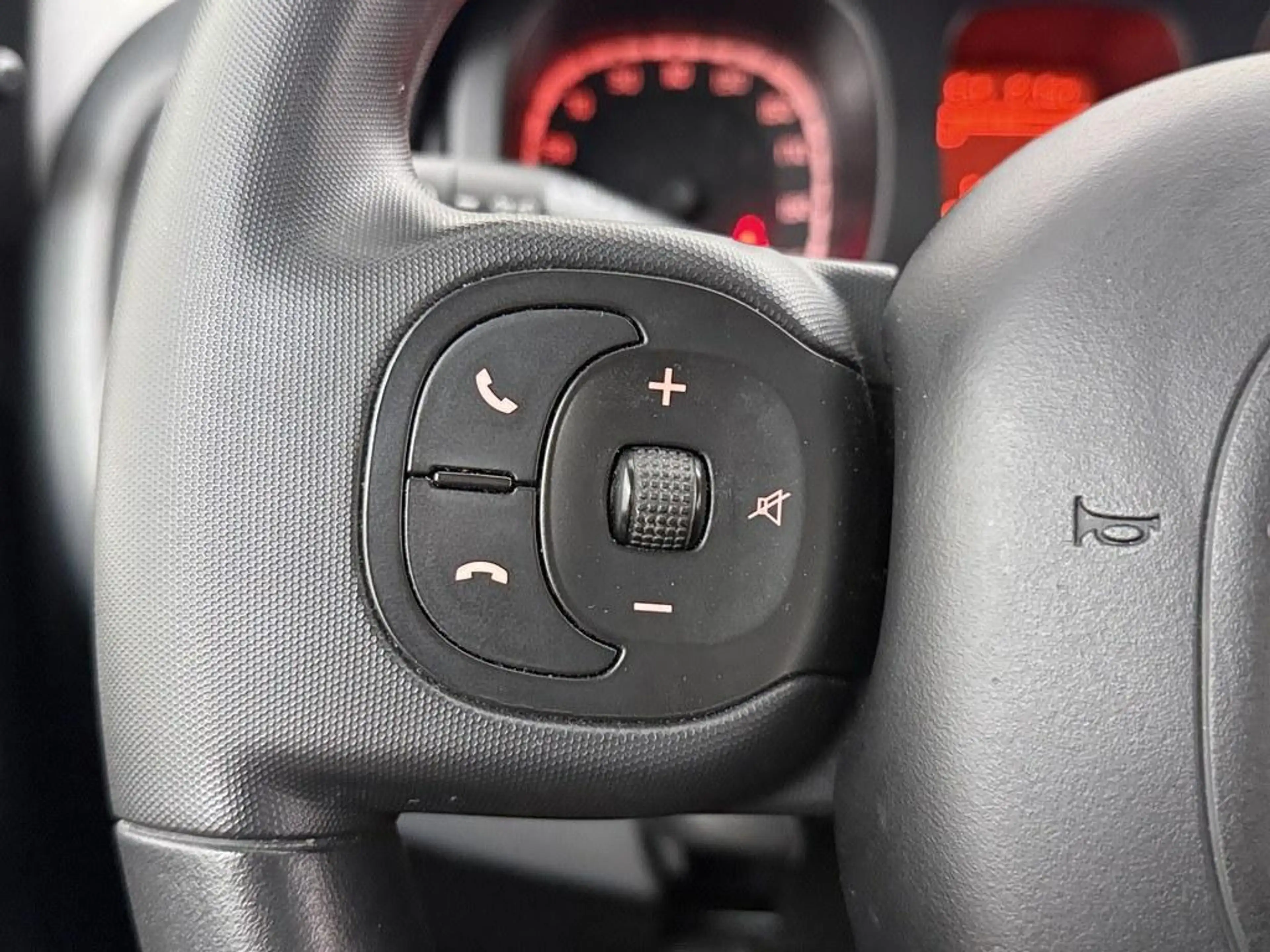 Fiat Panda 1.0 Hybrid City Life — photo 5