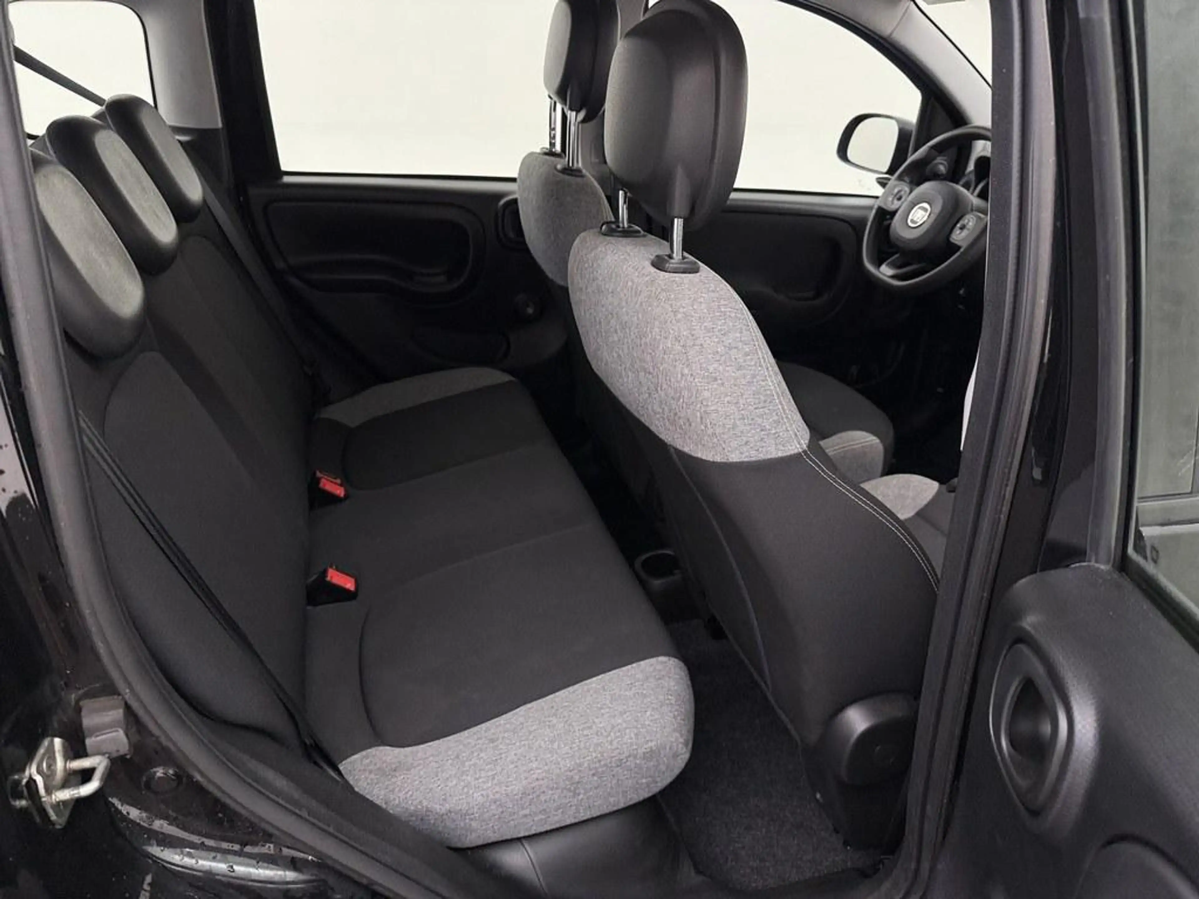 Fiat Panda 1.0 Hybrid City Life — photo 11