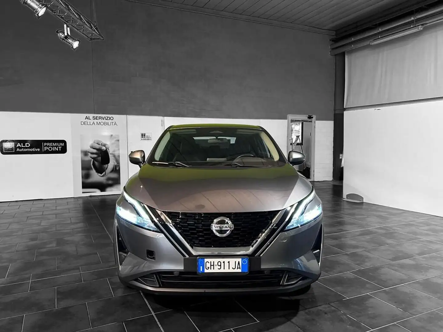 Nissan Qashqai 1.3 mild hybrid Acenta 2wd 158cv xtronic Grijs - 2