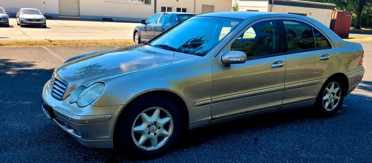 Mercedes-Benz C 180