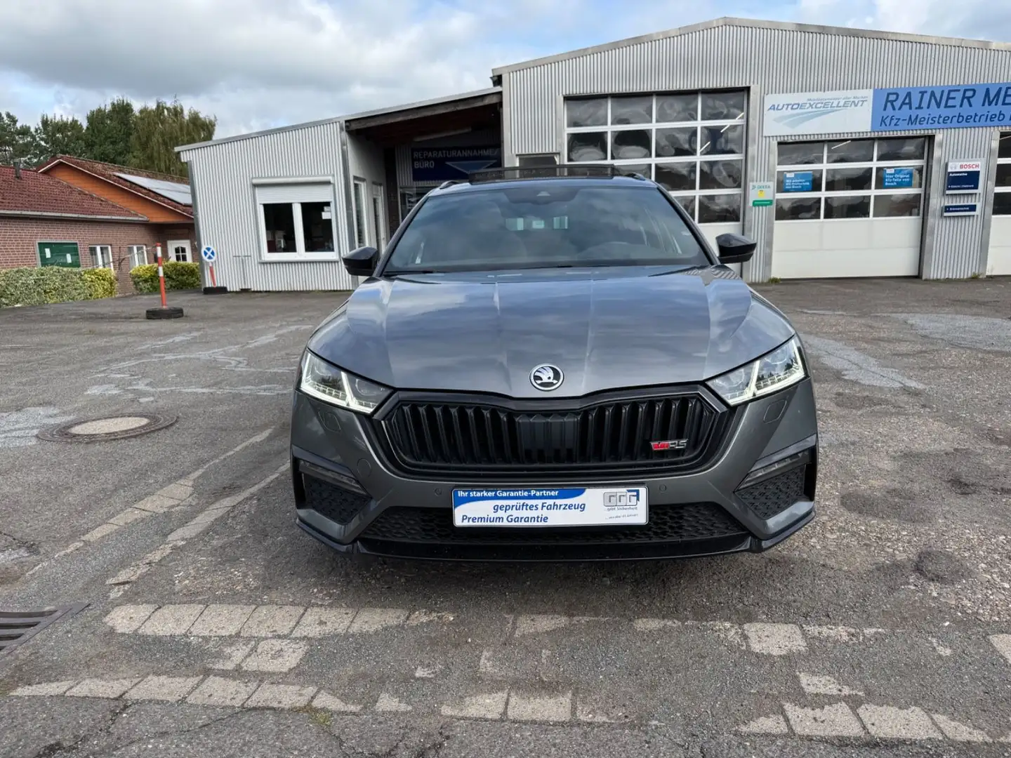Skoda Octavia Combi RS Panorama/Standheizung/AHK Grau - 2
