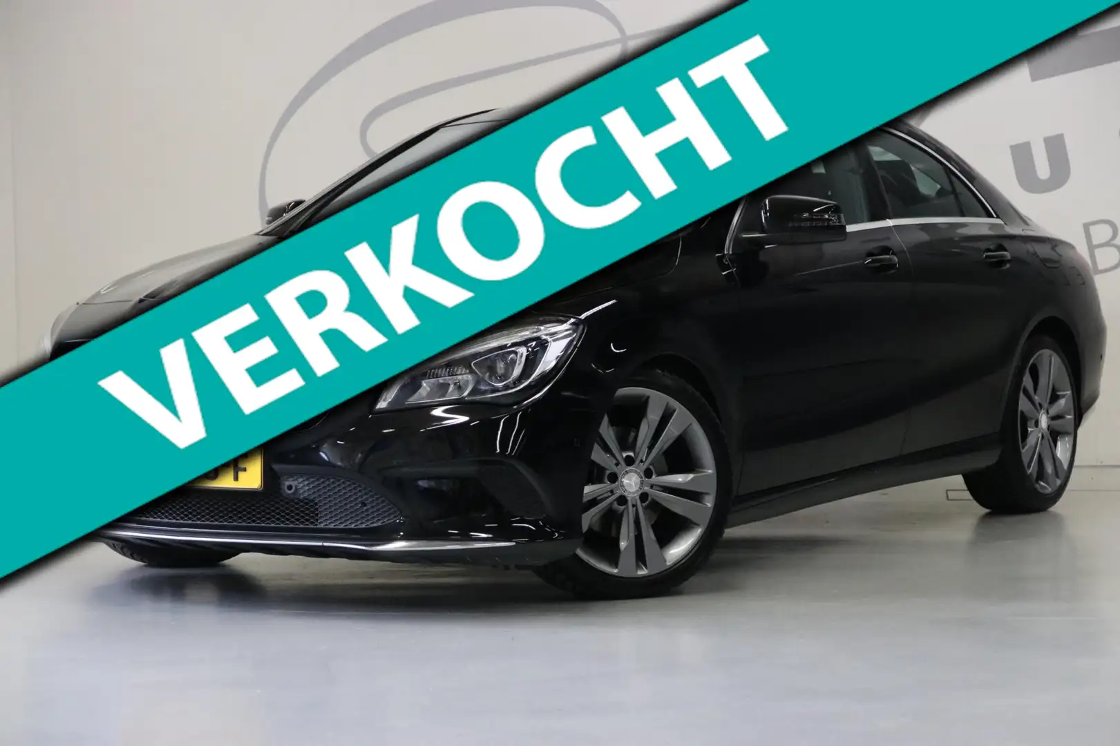 Mercedes-Benz CLA 180 Panoramadak/ Led koplampen Noir - 1
