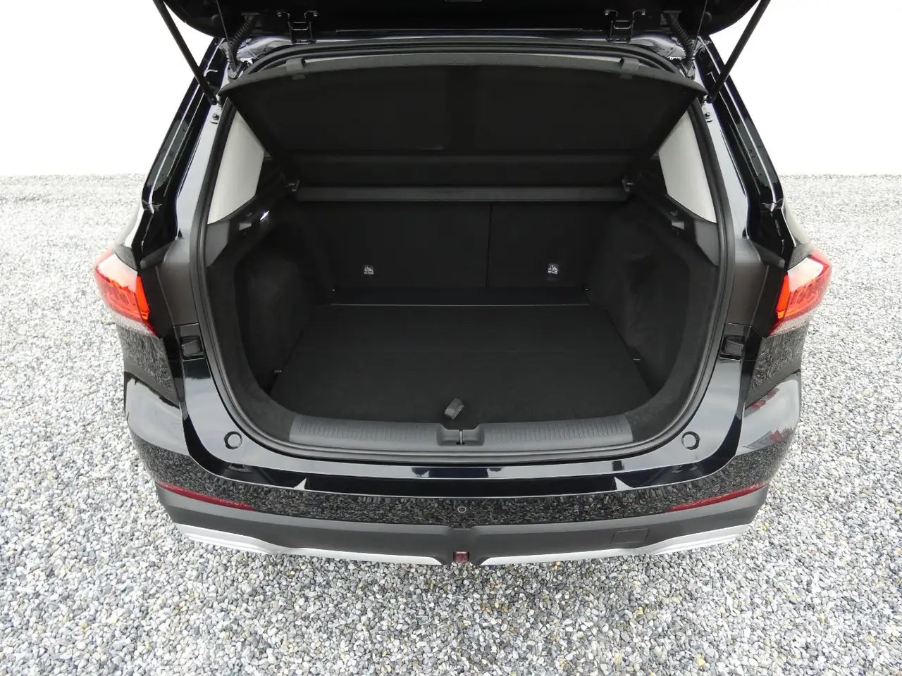 MG ZS Hybrid+ Luxury 360°Kam+LED+Distr+Navi+SHZ+LHZ 8