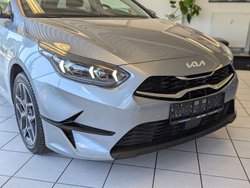 Kia Ceed / cee'd 1.5 SW Ultim Style-Pak JBL ACC 7J — photo 9