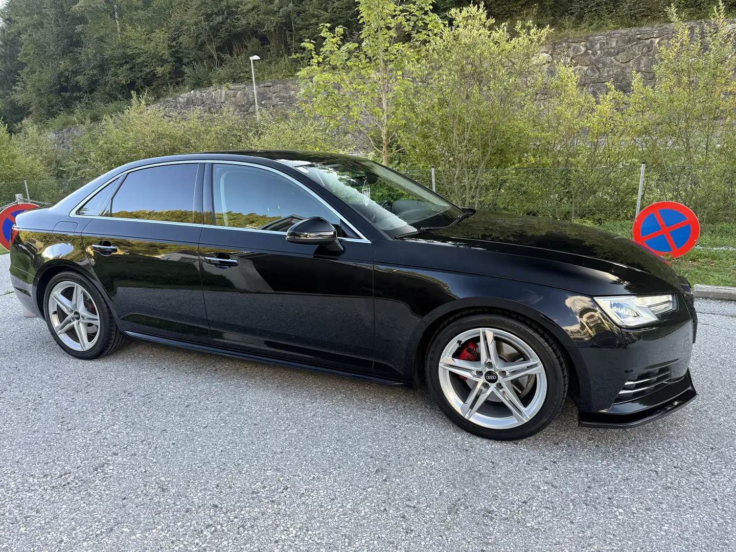 Audi A4 2,0 TDI Design - 2