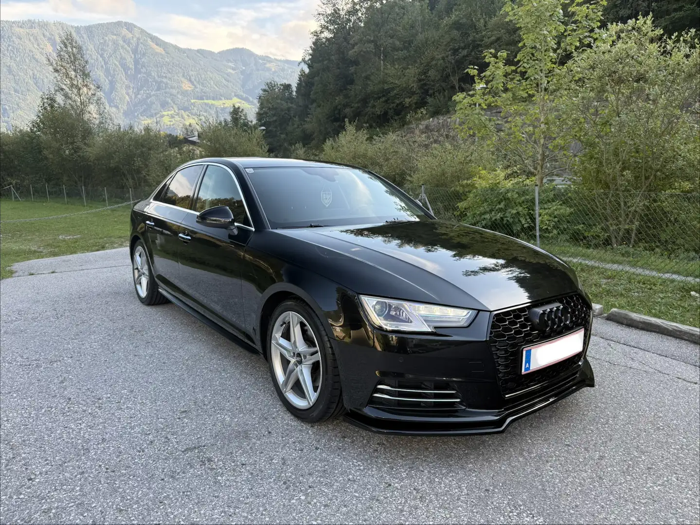 Audi A4 2,0 TDI Design - 1