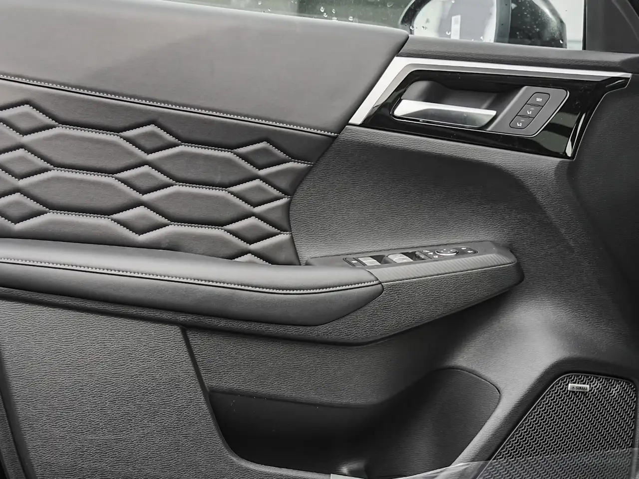 Mitsubishi Outlander снимка Mitsubishi Outlander