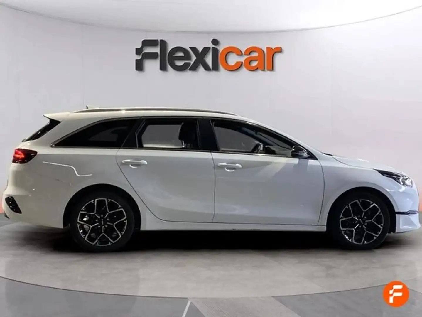 Kia Tourer 1.0 MHEV 74kW Style Edition DCT Blanco - 2