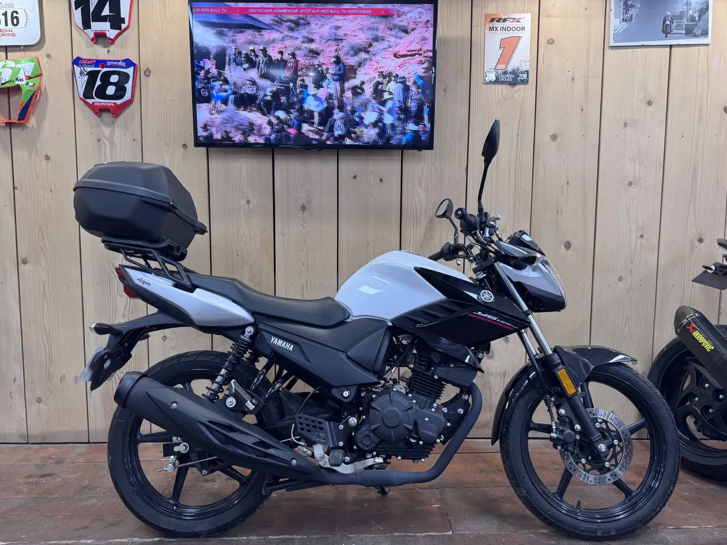 Yamaha YS 125 Schwarz - 1