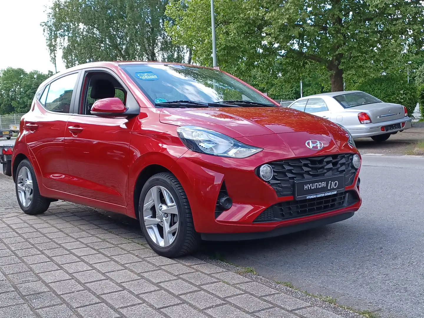 Hyundai i10 Trend Rosso - 1
