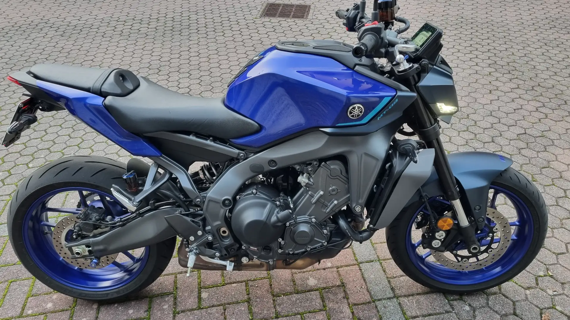 Yamaha MT-09 Blu/Azzurro - 1