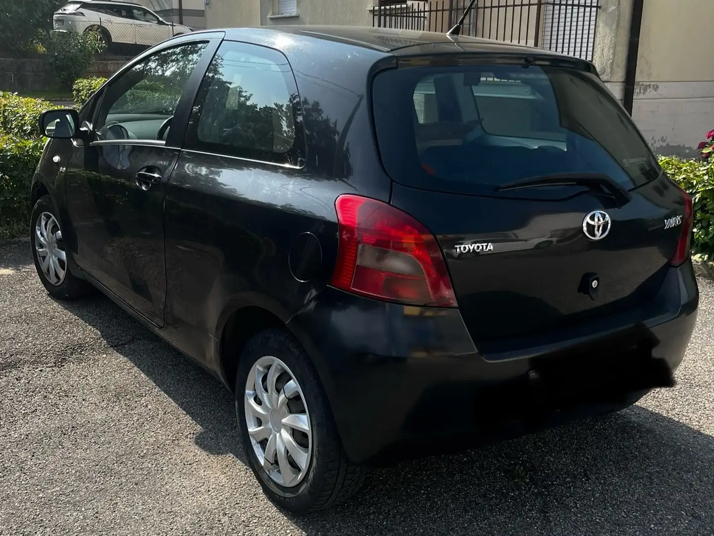 Toyota Yaris Yaris II 2005 3p 1.4 d-4d Sol Nero - 2