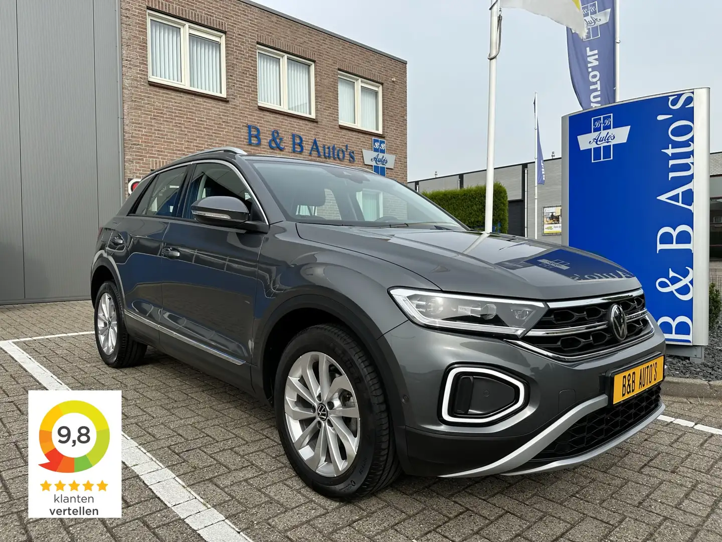 Volkswagen T-Roc 1.5 TSI 150pk DSG Style l ACC l CAMERA l ECC l LED Grau - 1