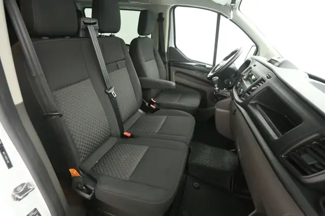 Ford Transit Custom view 11