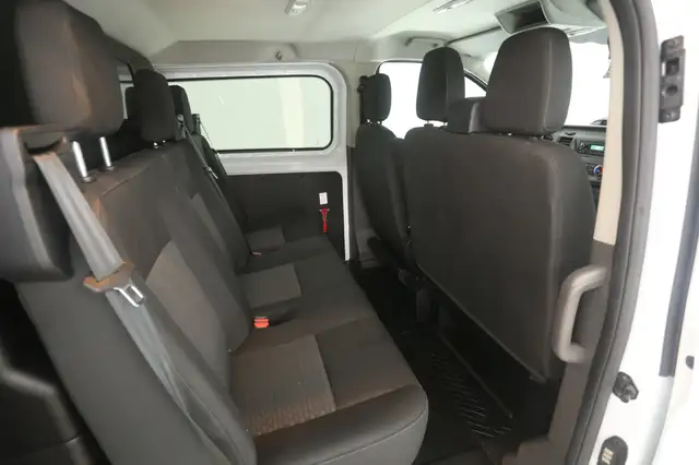 Ford Transit Custom view 3