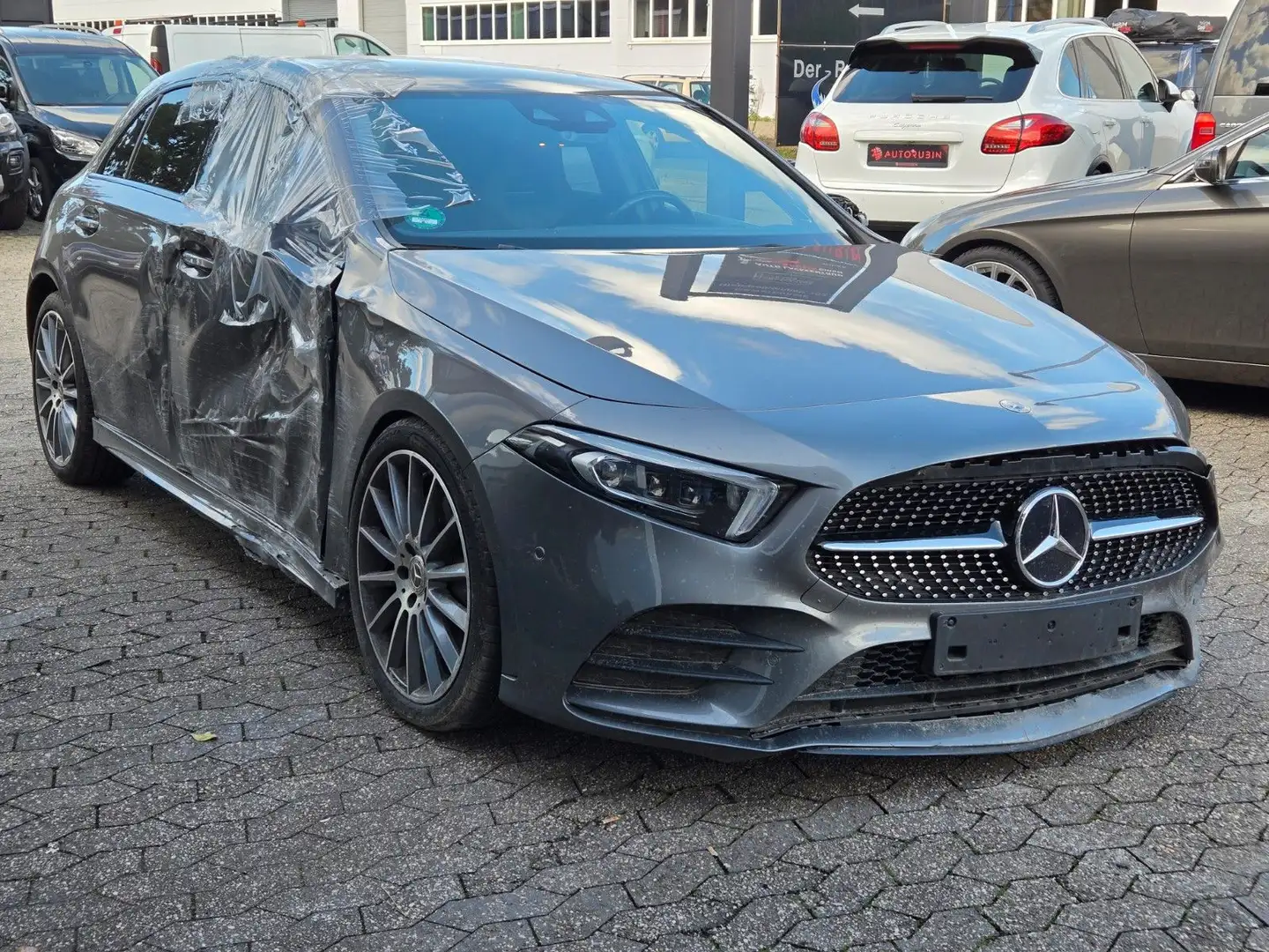 Mercedes-Benz A 250 AMG-PAKET/BURMESTER/AMBIENTE/TOTWINKEL Grau - 1