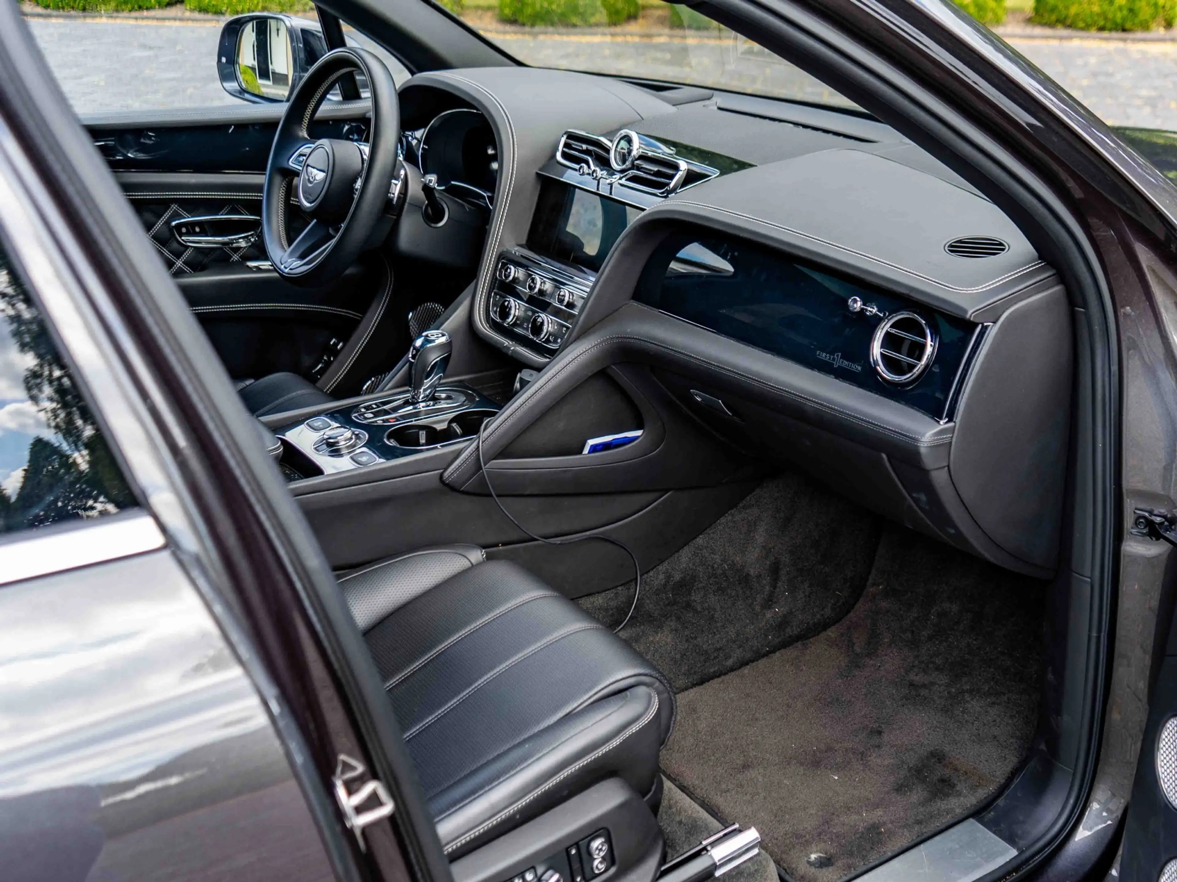 Bentley Bentayga 4.0 V8 — photo 3
