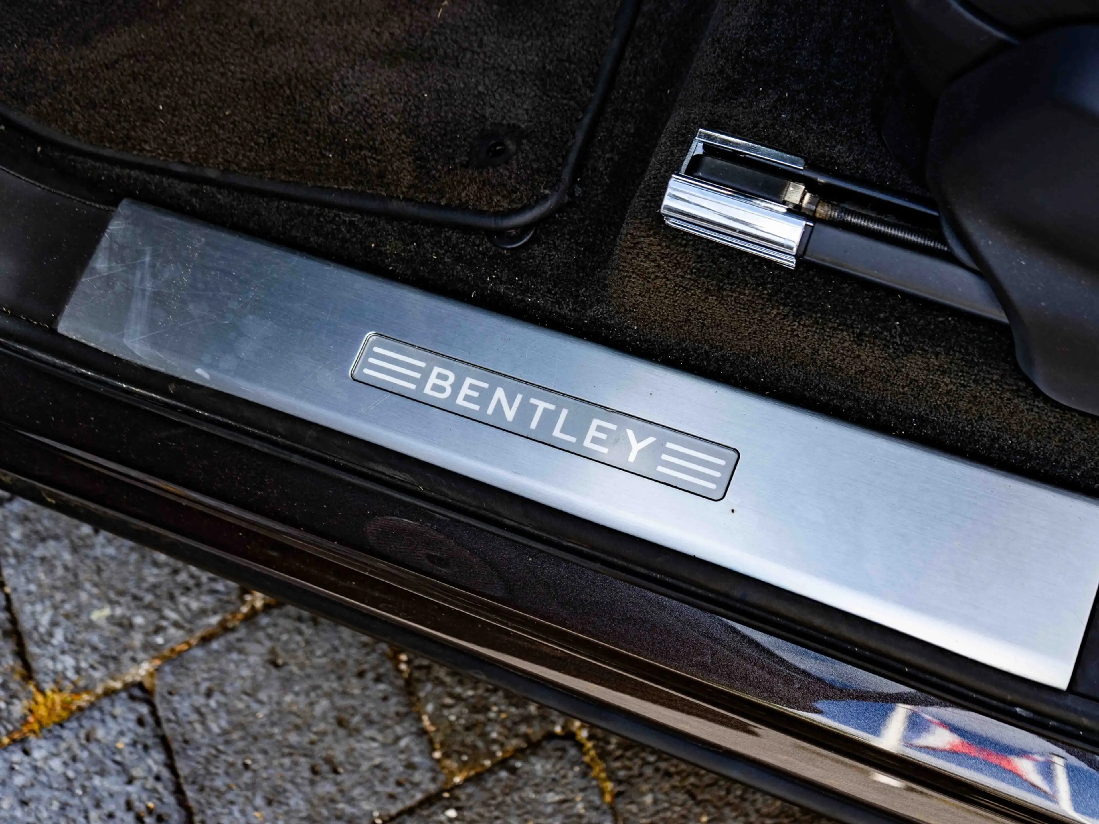 Bentley Bentayga 4.0 V8 — photo 10