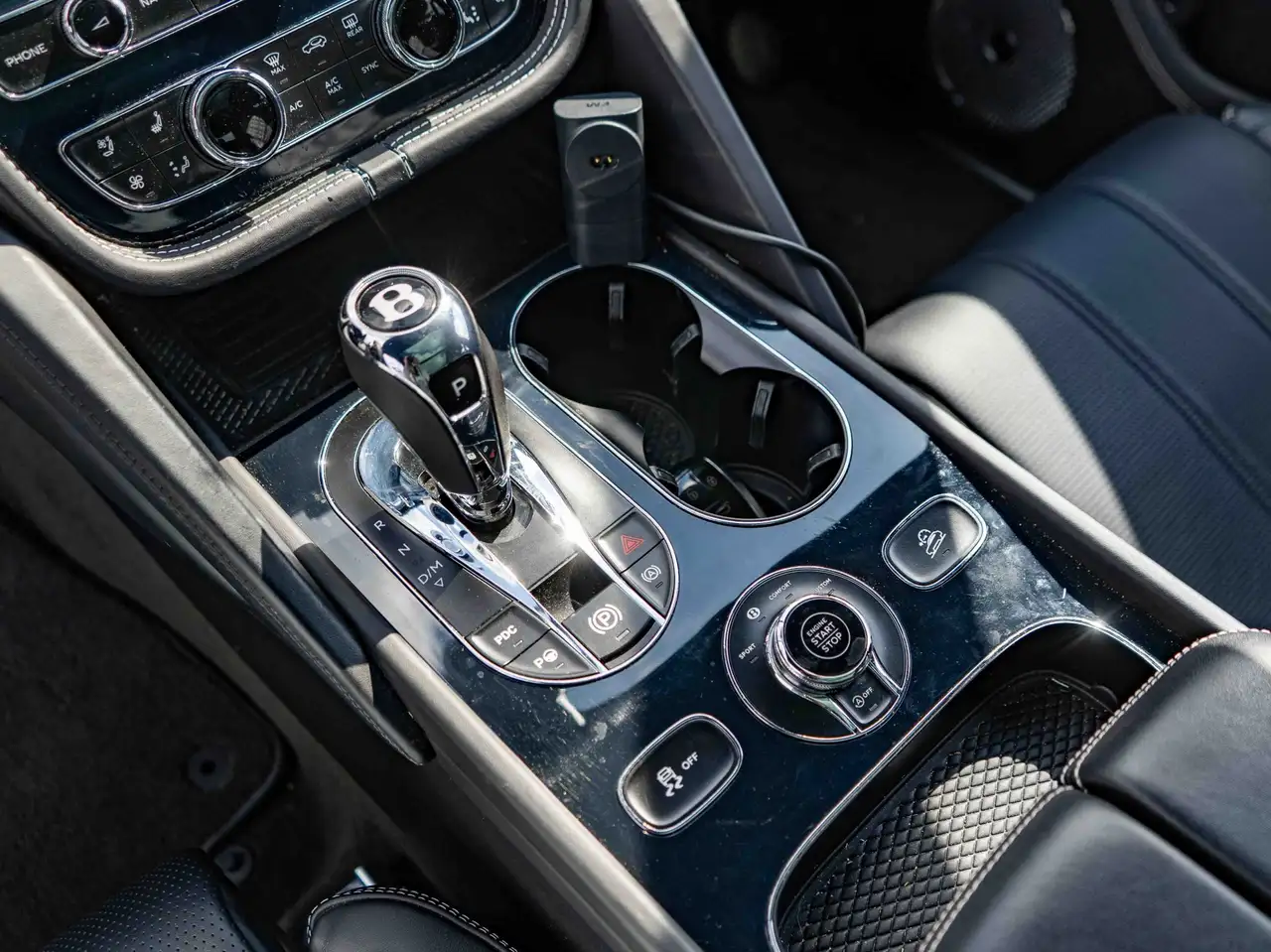 Bentley Bentayga 2021 — фото 14