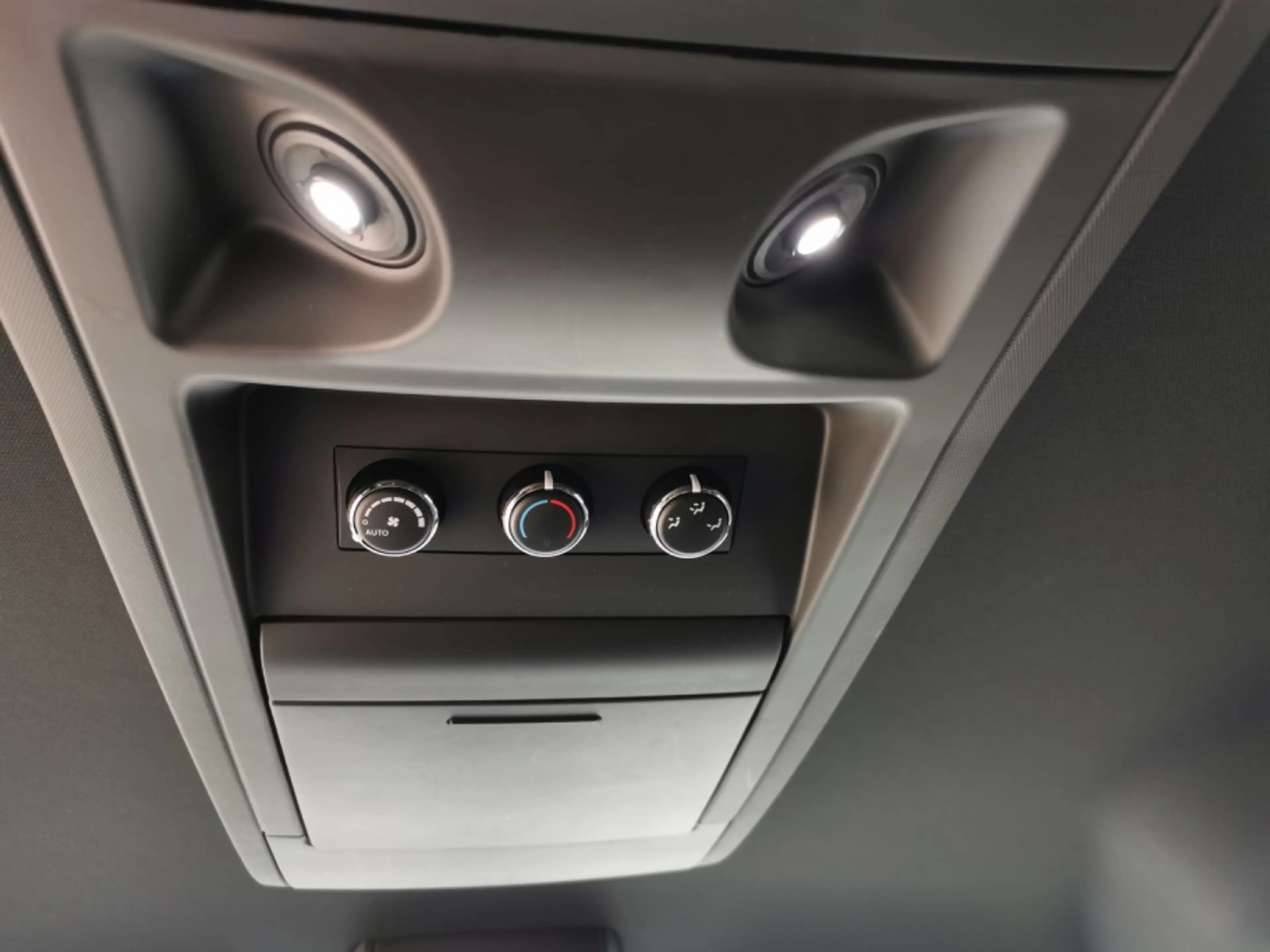 Lancia Voyager S 7 Sitze Stow'n Go TÜV Neu+Garantie — photo 14