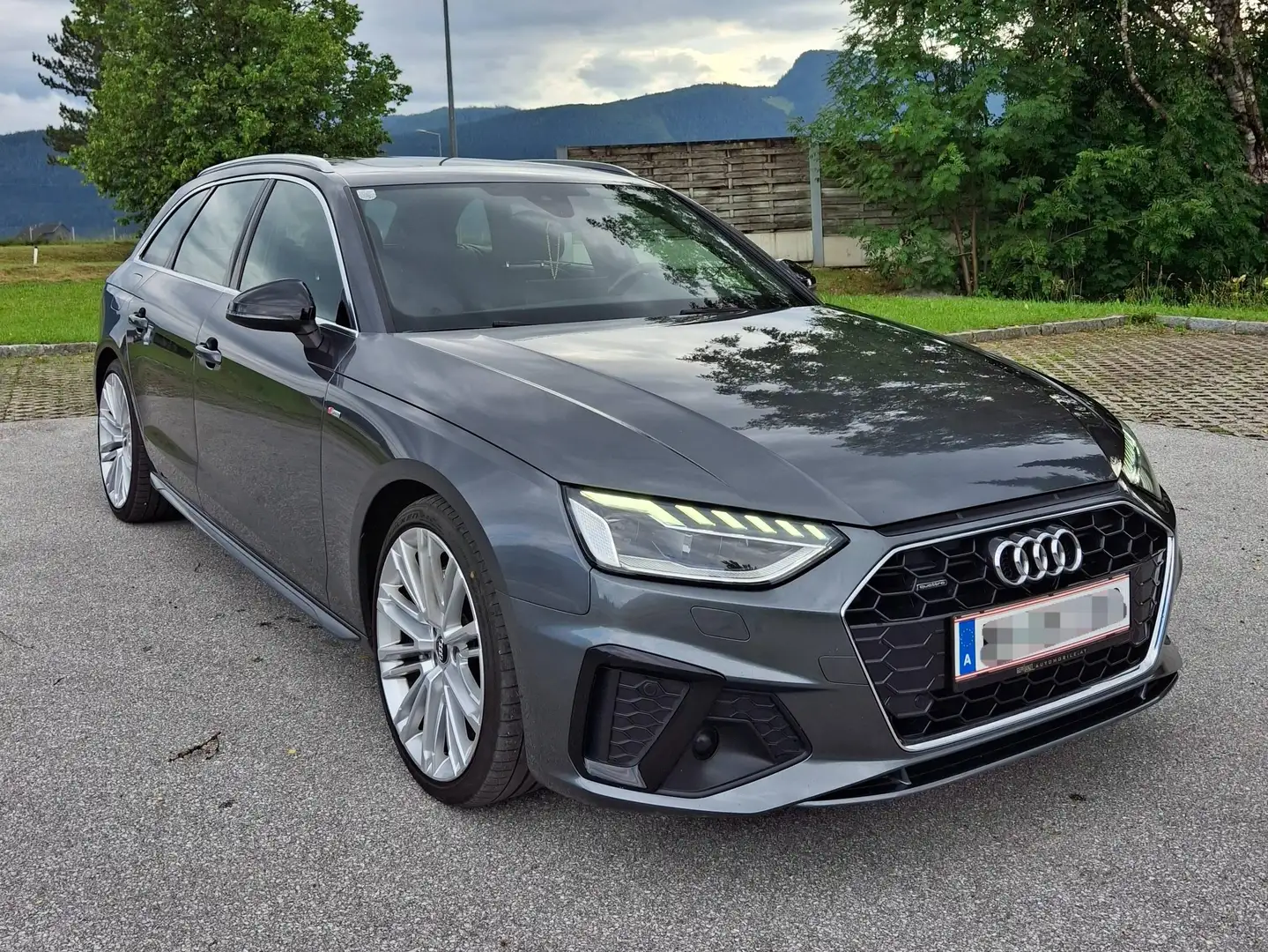Audi A4 A4 Avant 40 TDI quattro S-line S-tronic S-line Silber - 1