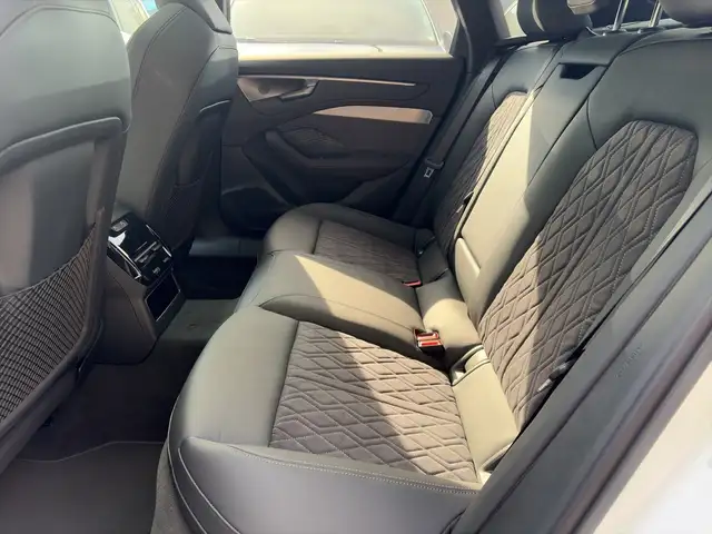 Audi A6 Limousine e-hybrid quattro 220 kW Ansicht 10