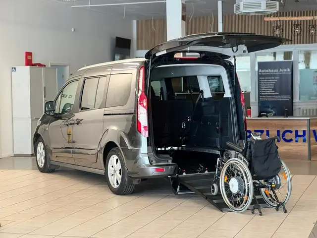 Ford Grand Tourneo -Behindertengerecht-Rampe-Titanium