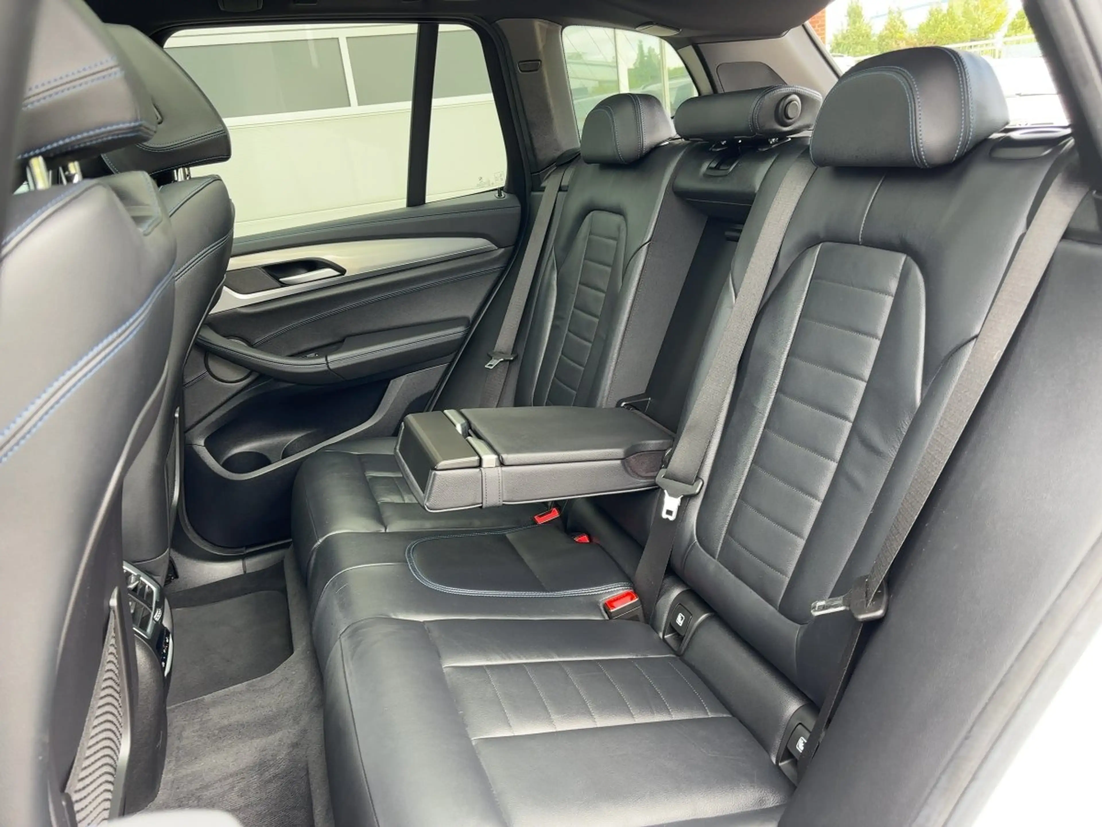 BMW iX3 Impressive AHK,AUTOM.,LED,Navi,SHZ,HUD,PDC — photo 8