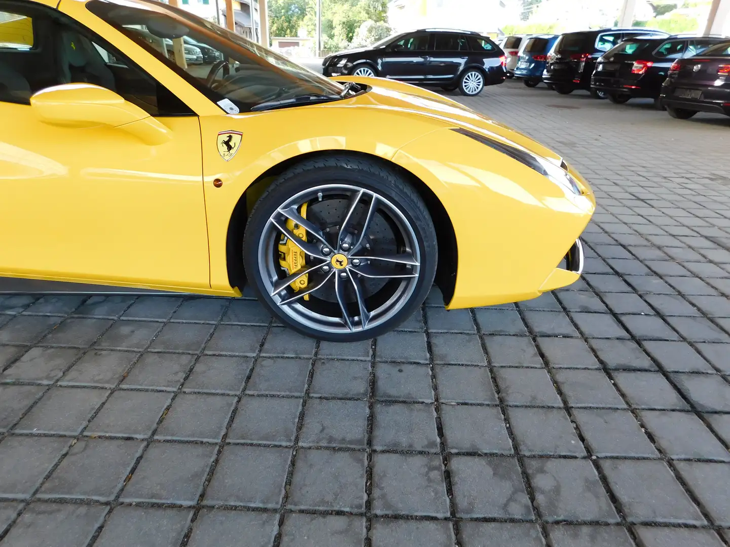 Ferrari 488 Spider Gelb - 2