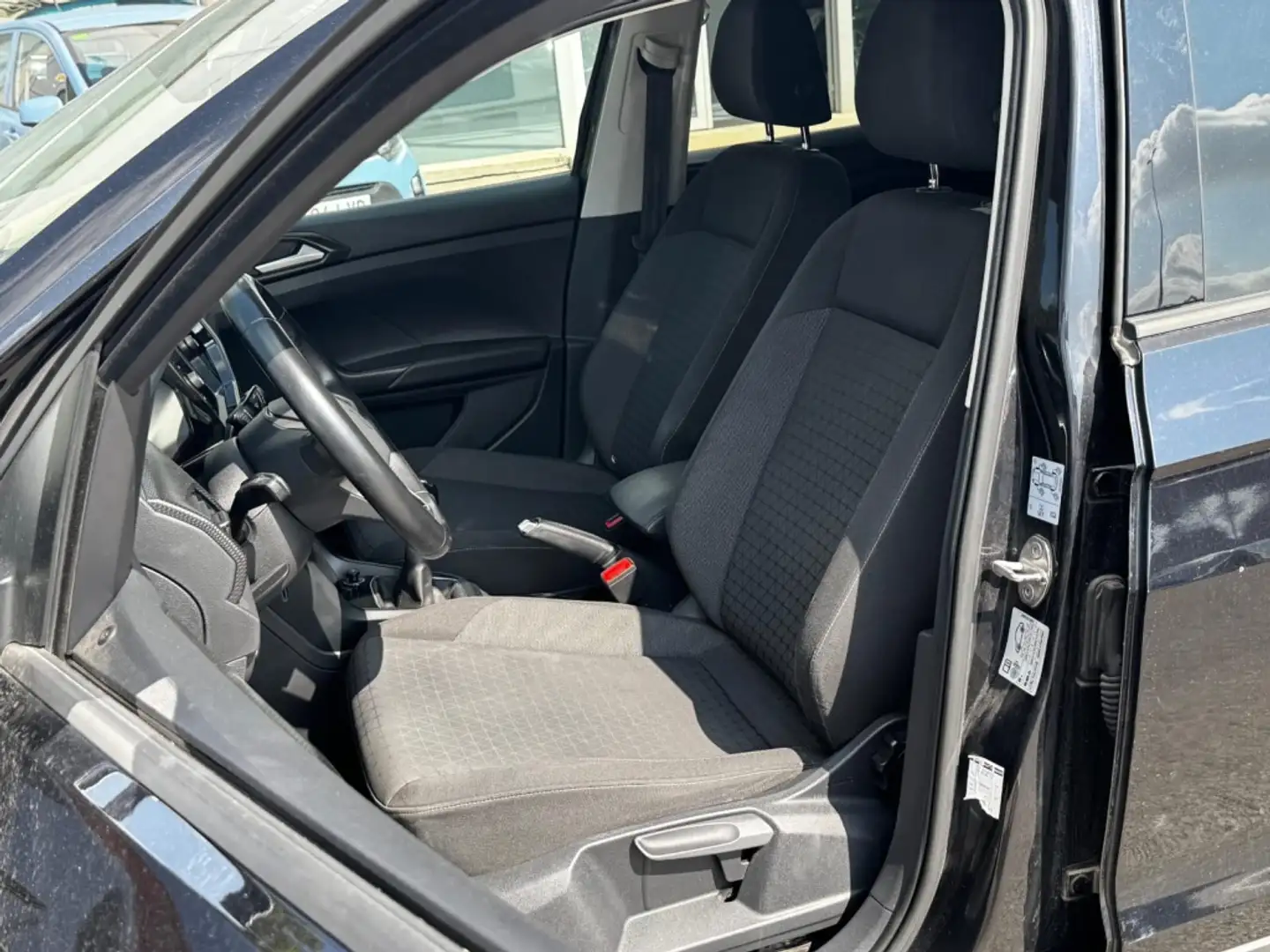 Volkswagen T-Cross 1.0 TSI Advance Negro - 2