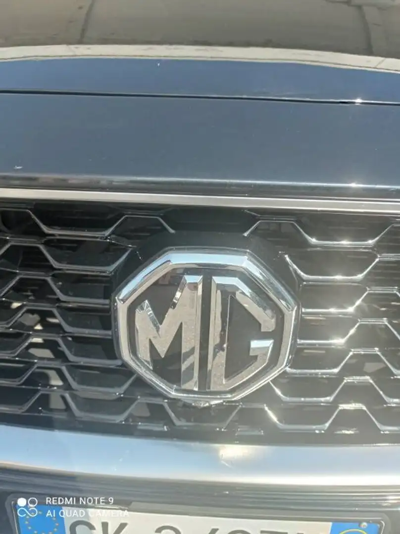 MG ZS 1.0 Luxury Nero - 2