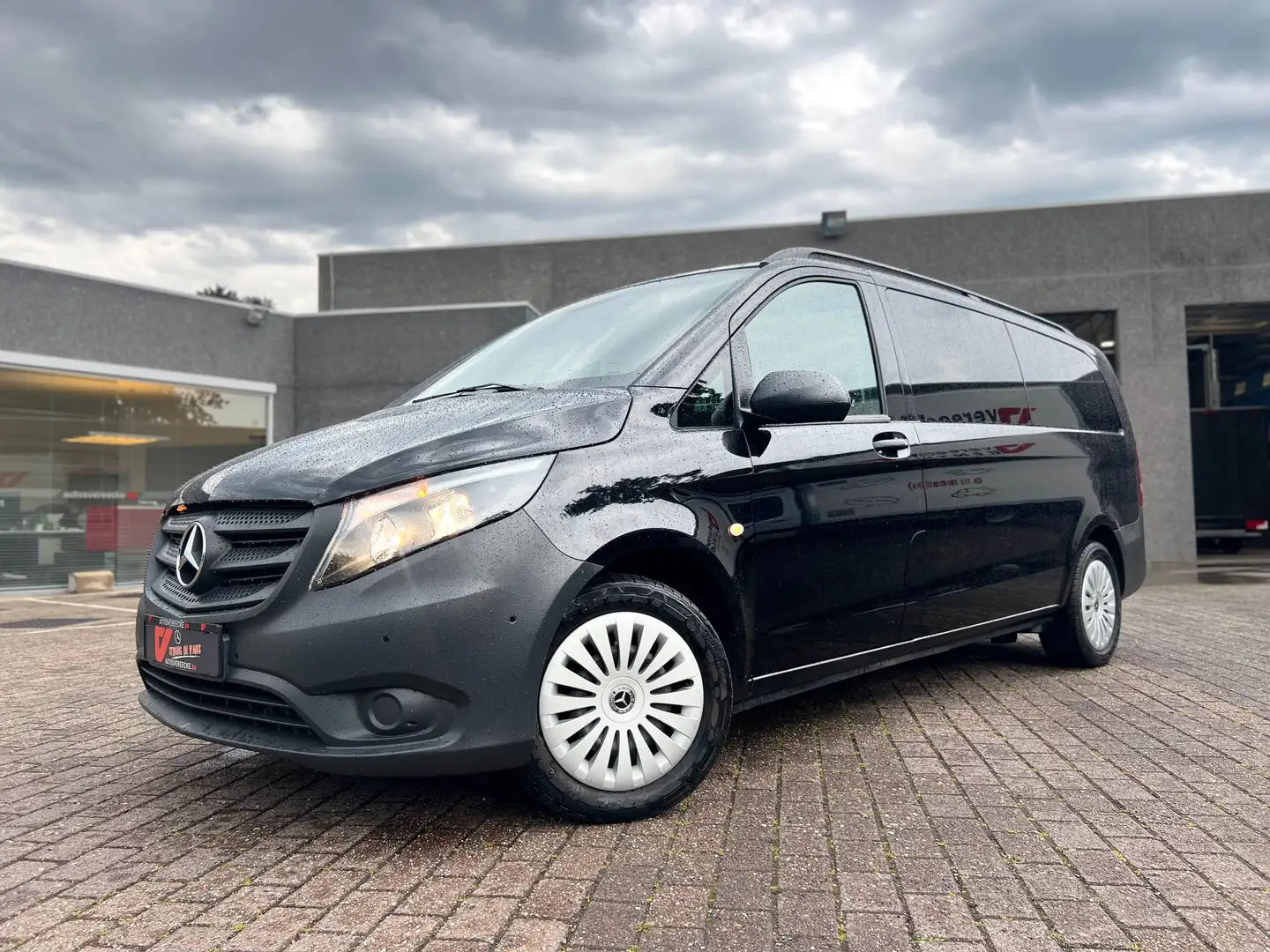 Mercedes-Benz Vito 116 A3/L3 (39.250ex)EDITION TOURER PRO, 9G-TRONIC, Noir - 2