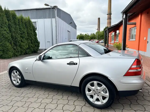 Mercedes-Benz SLK view 6