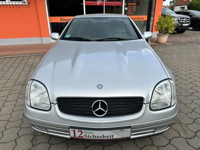Mercedes-Benz SLK view 2