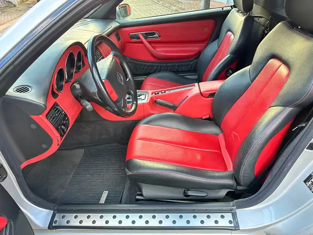 Mercedes-Benz SLK view 9