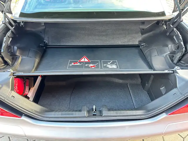 Mercedes-Benz SLK view 11