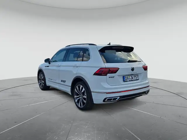 Volkswagen Tiguan view 3
