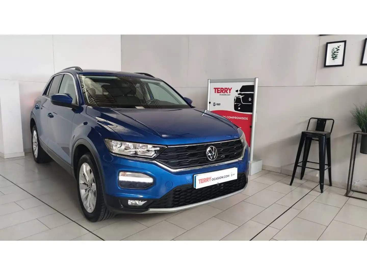 Volkswagen T-Roc 1.0 TSI Advance 81kW Bleu - 2