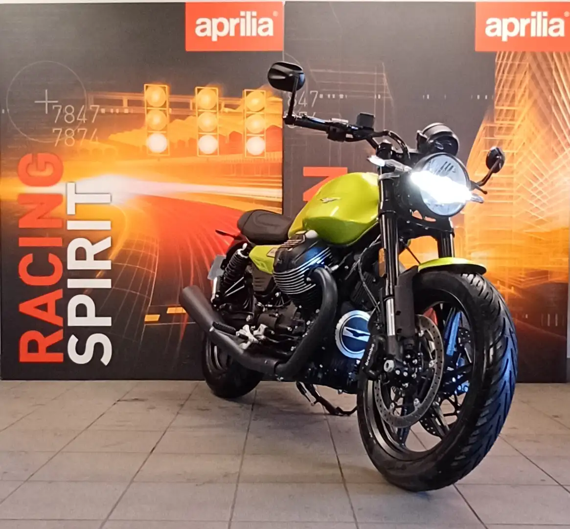 Moto Guzzi V 7 Vert - 1