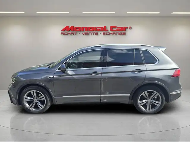 Volkswagen Tiguan view 3