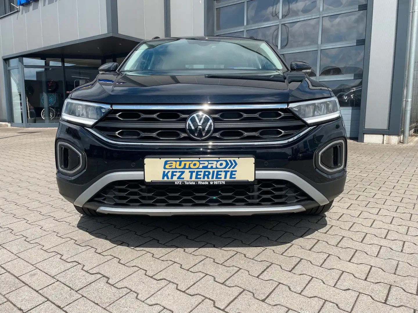 Volkswagen T-Roc Life DSG LED ACC Schwarz - 2