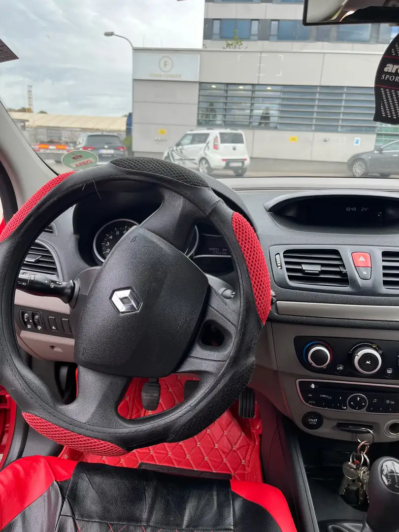 Renault Megane Mégane Grandtour Tonic 1,6 16V Tonic Rot - 1