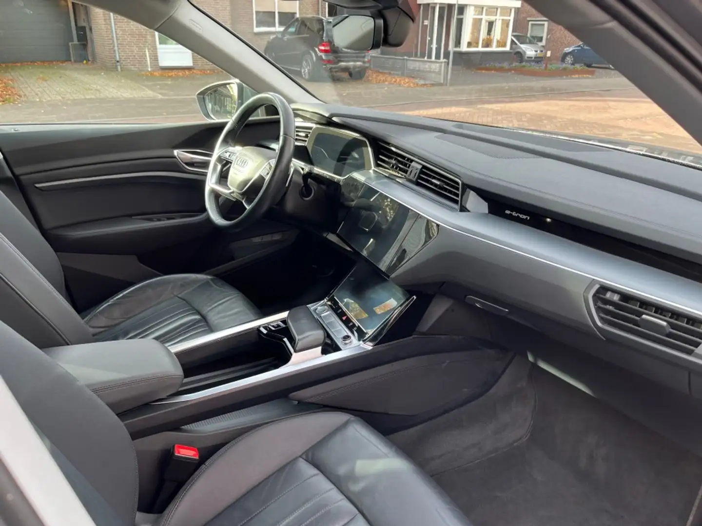 Audi e-tron E-TRON 50 Quattro Launch edition plus 71 kWh / SCH Gris - 2