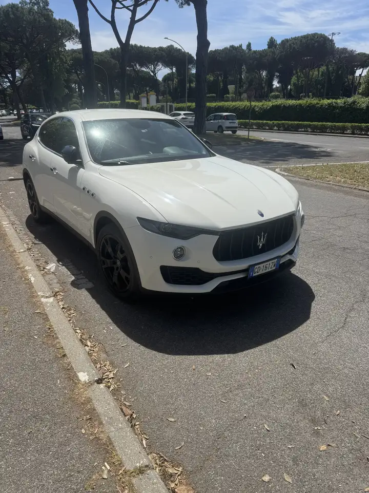 Maserati Levante 2021