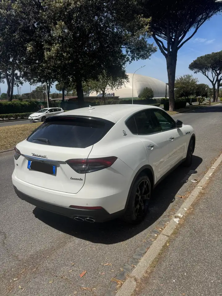 Maserati Levante 2021