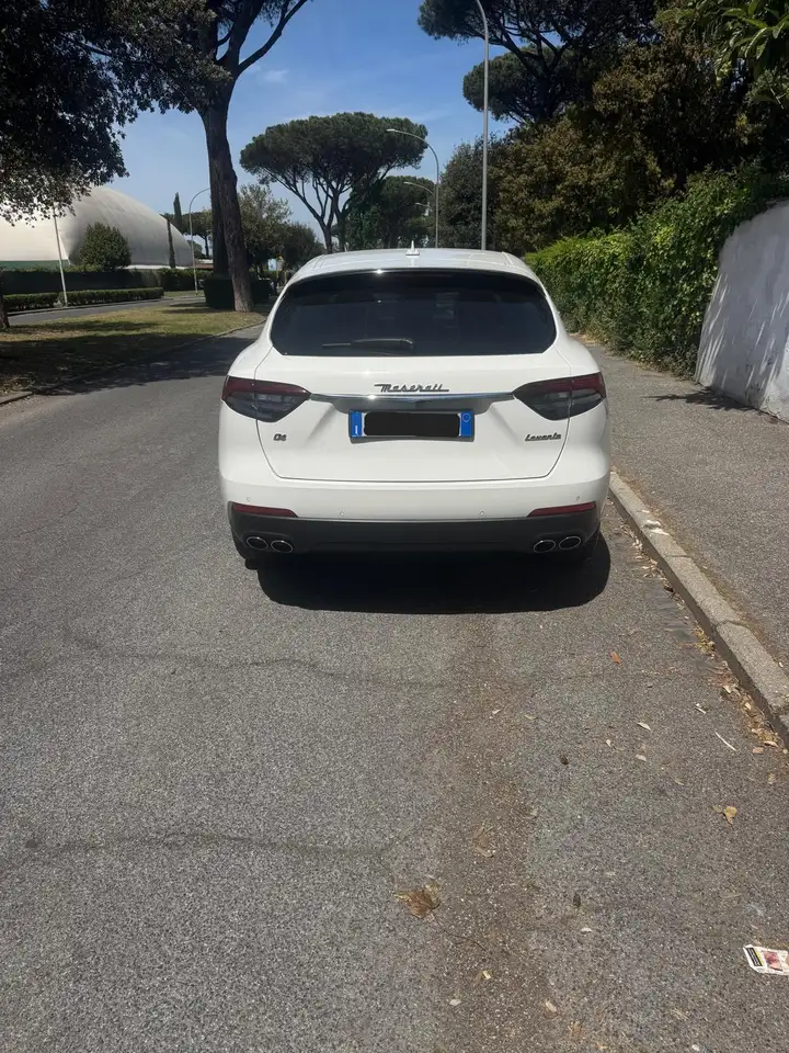 Maserati Levante 2021