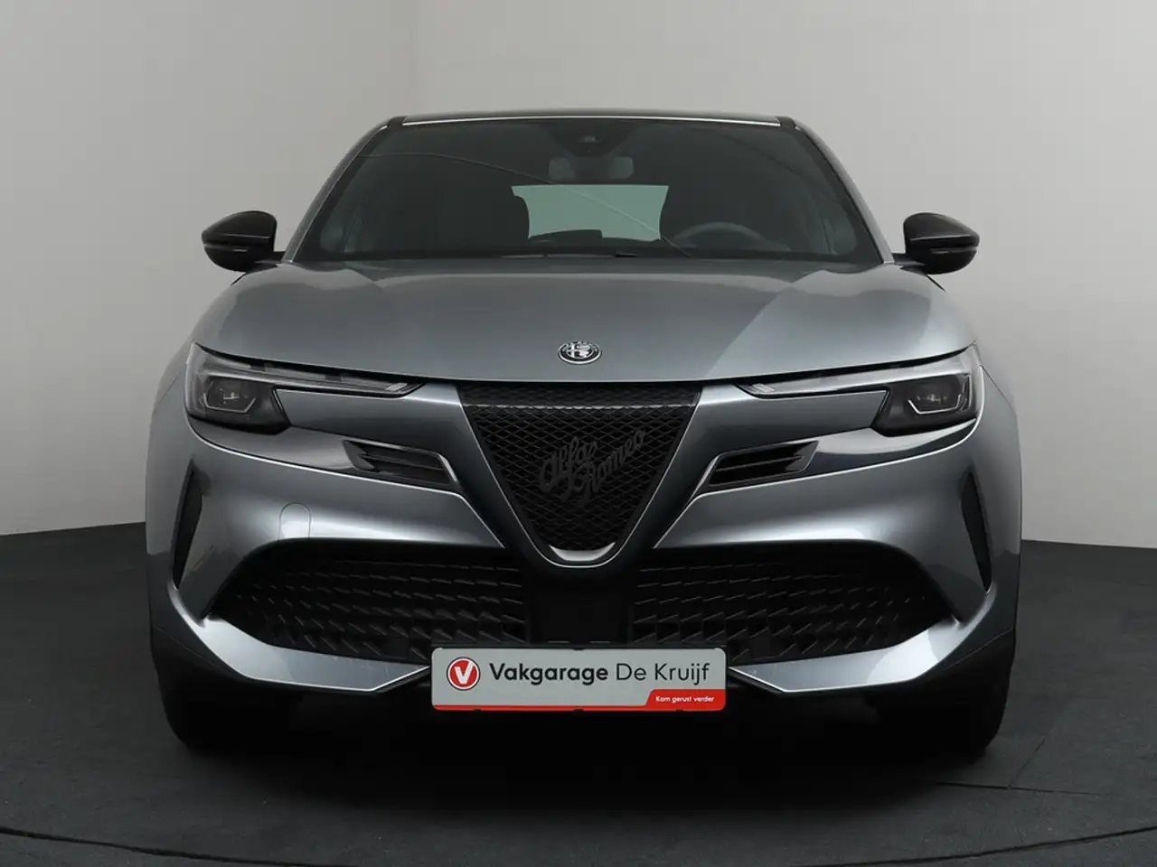 Alfa Romeo Junior 2025 — фото 17