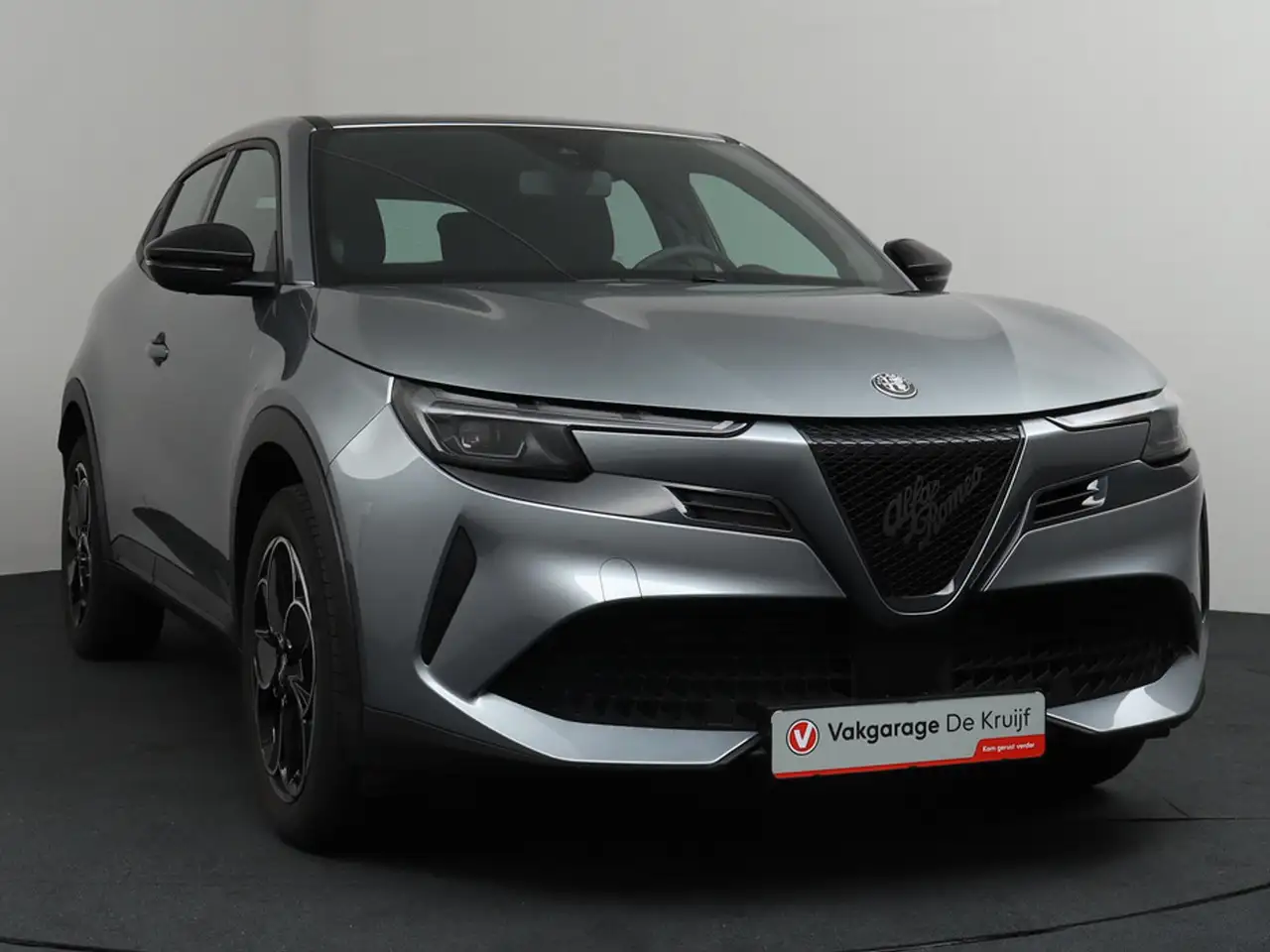 Alfa Romeo Junior 2025 — фото 20