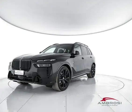 BMW X7 main image
