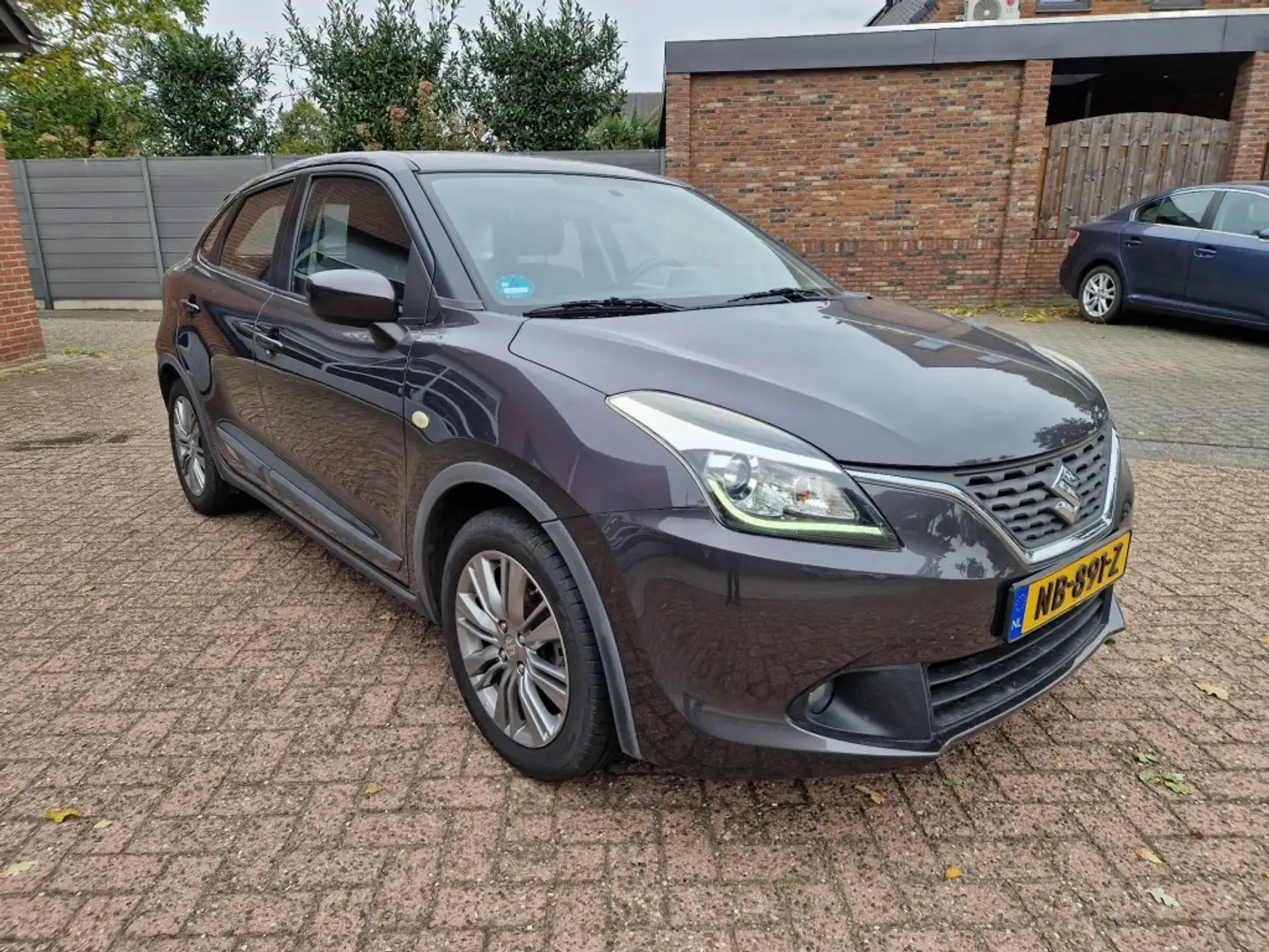 Suzuki Baleno 1.2 Exclusive 5-drs Airco NL-auto trekhaak Stoelve Grijs - 2